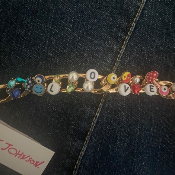 NWT Betsey Johnson Love Link Peace Mushroom Chain Magnetic Clasp Gold Tone - Picture 3 of 9